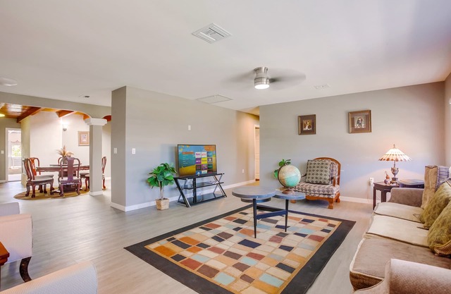 Spacious 3BR 2Bth Home w/ Backyard, Garage & Garden - Only 10 Mins from Downtown