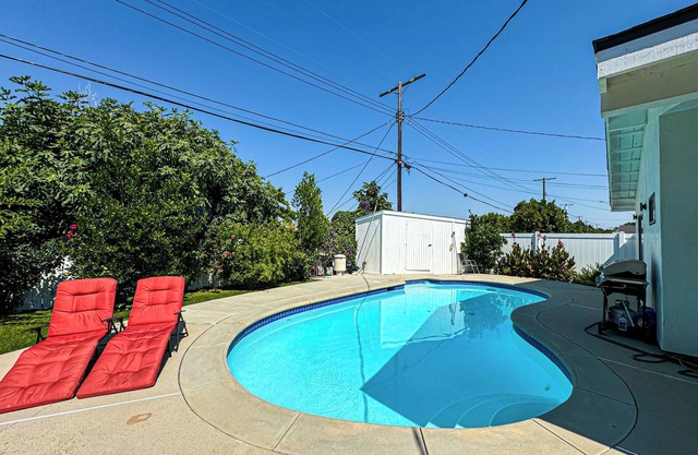 Spacious 3BR Retreat with Private Pool - FRHH