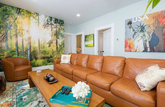 *Spacious 3BR Spooky Home|Salem+Beverly|Parking