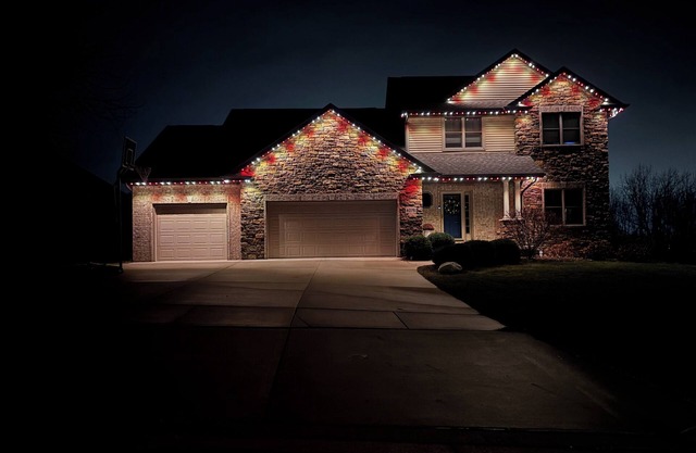 Spacious 4-bdrm home in prestigious De Pere - 20 min. from all major attractions