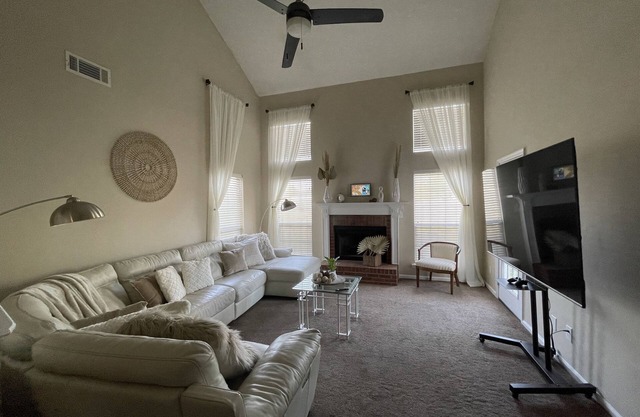 Spacious 4 Bedroom home that sleeps up to 8 guests