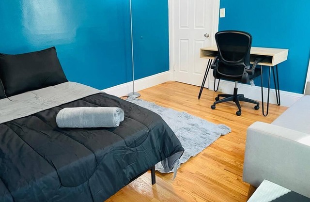 Spacious 4-bedroom apartment with AC, WiFi in charming Boston