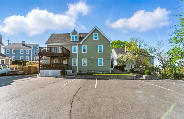 Spacious 4-bedroom apartment with AC, WiFi in enjoyable Boston