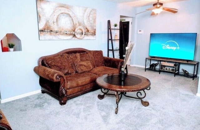 "Spacious 4-Bedroom Oasis, sleeps 11—Perfect VRBO Getaway Awaits! Book Today!"