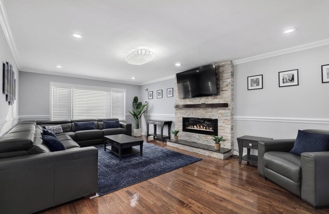 Spacious 4-bedroom house 3-bathroom with AC and WiFi in charming Mount Vernon