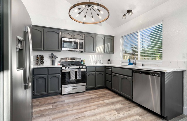 Spacious 4Beds/3Baths Fully Remodeled Mansion