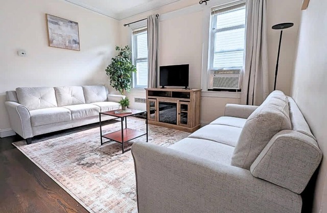 Spacious 4BR/2BA | 7Min > EWR | 20-40Min > NYC