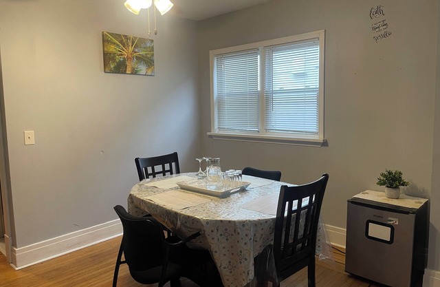 Buffalo 4BR Home 5 Beds, Near Airport & Downtown