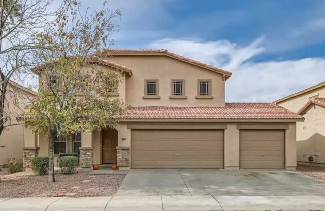 Spacious 4BR Home w/ Pool & Backyard Oasis – Surprise AZ