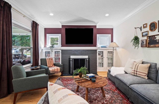 Cleveland Retreat|4BR|Game Room|Sleeps 9