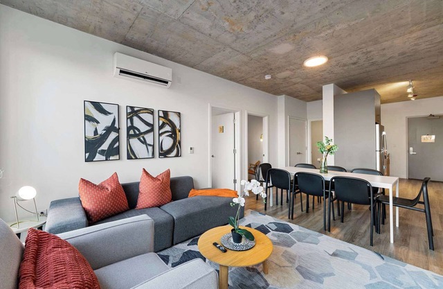 Spacious 4BR Near Fulton Market & Riverwalk