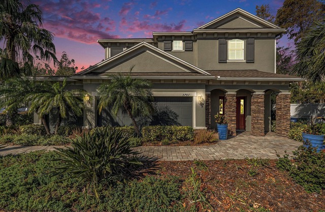 Spacious 4BR pool home, billiards, BBQ, large patio, pool and pool deck