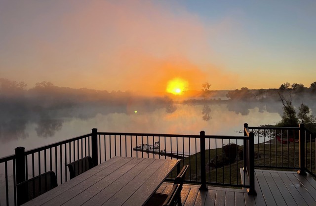 Spacious 6-bedroom house on Eagle Lake in Mattawan MI