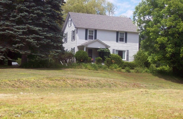 Amplia casa de Adirondack con vistas a caballos y montañas de pura sangre