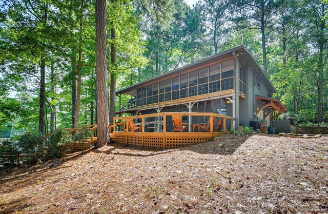 Spacious Alexander City Retreat w/ Private Dock!