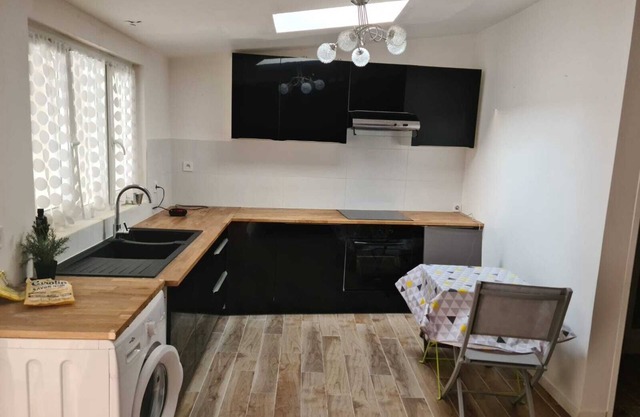 Spacious and bright studio near Paris