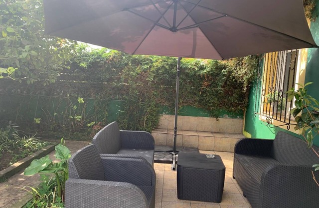 Amplia y luminosa casa familiar con terraza y piscina de verano centro Cantabria