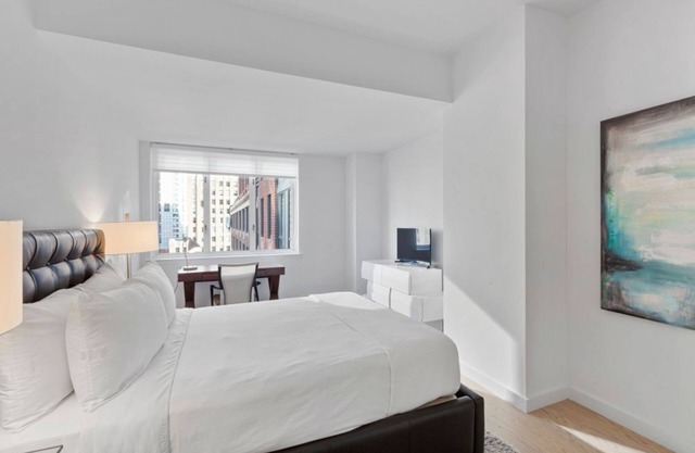Spacious and Stylish Accommodation in the Heart of Lower Manhattan