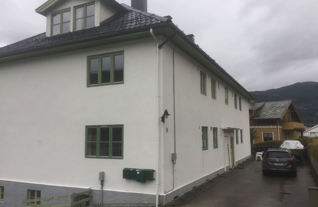 Amplio apartamento en el centro de Sogndal. Camino corto a la montaña y al fiordo.