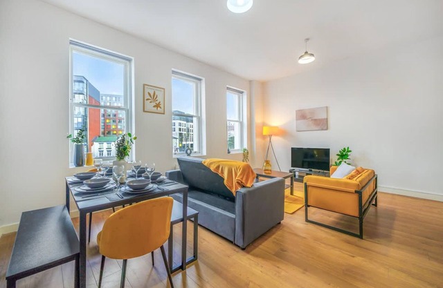 Spacious Apartment for Groups in City Centre