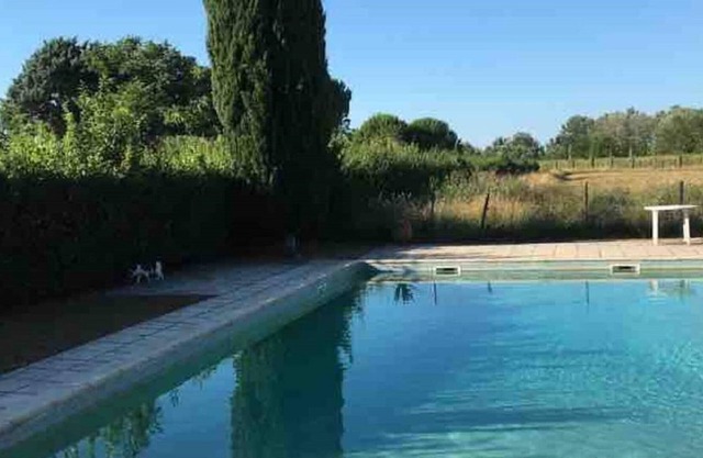 Amplio Apartamento en Aimargues con Jardín
