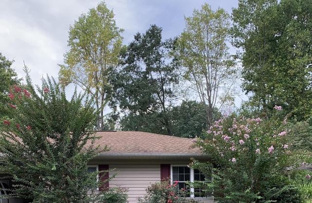 Amplio apartamento ubicado en el encantador Landrum, SC