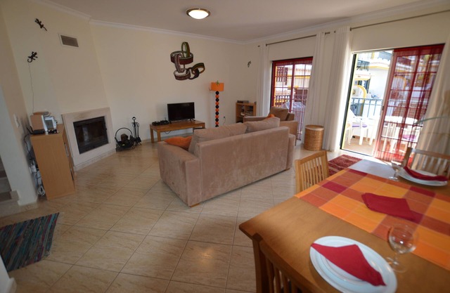 Amplio Apartamento con 2 grandes piscinas con vistas dom Trraces y bien cuidados jardines