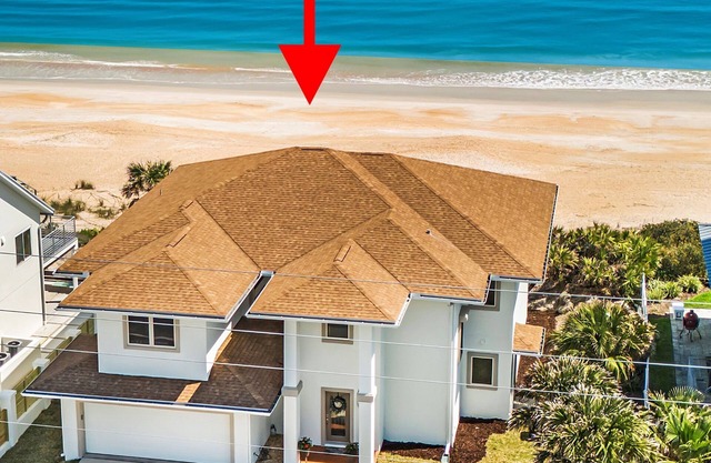 SPACIOUS & BEAUTIFUL OCEANFRONT 4BR/3BA IMMEDIATE AVAILABILITY