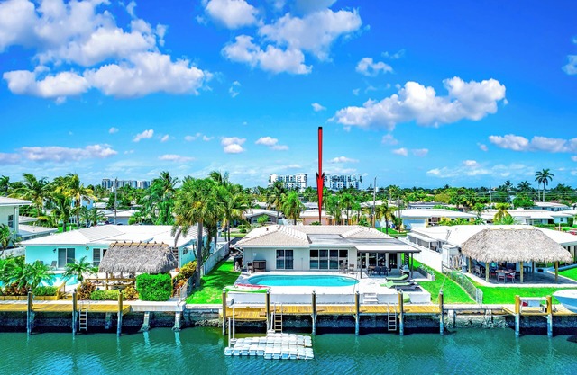 Spacious-beachie-on the water-3BR-Sunset-View-BBQ-HeatedPool-WiFi-AC-kayaks-doc