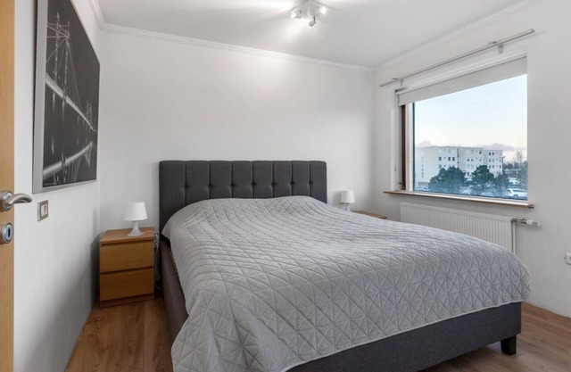 Spacious Bedroom - King size bed in Hafnarfjörður with WiFi