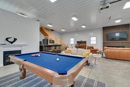 Spacious Canandaigua Group Getaway House and Barn!