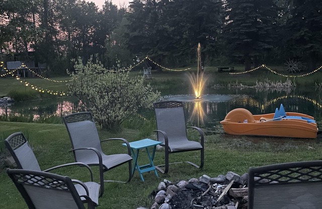 Spacious Chalet with BRAND NEW hot tub 5 mins from beach -sleeps 14