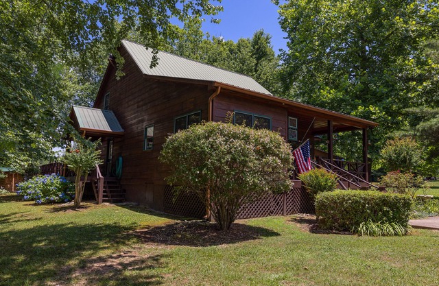 Spacious Choestoe Village Cabin, Mountains of Northeast GA License # 014514