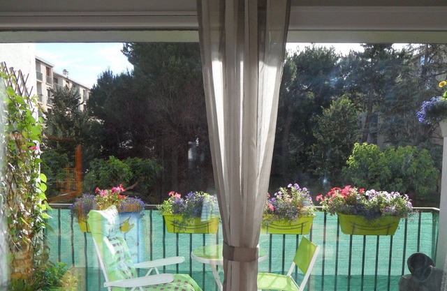 Amplio apartamento en el centro de la ciudad. en Terrenos Privados por Río, (Estacionamiento, Ascensor, 3 hab.).