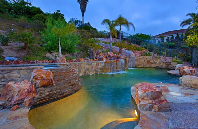 Amplia casa costera con piscina en Aviara, cerca de la playa y varias atracciones locales