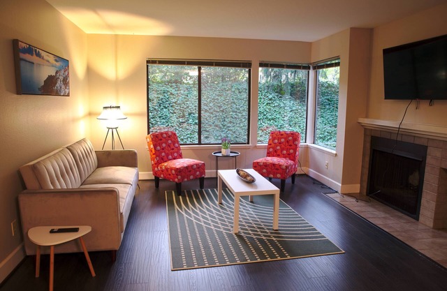 Spacious condo in downtown Bellevue