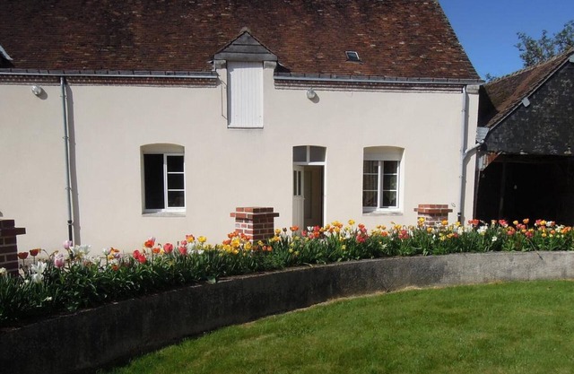 Casa rural con piscina climatizada, chimenea y amplio jardín