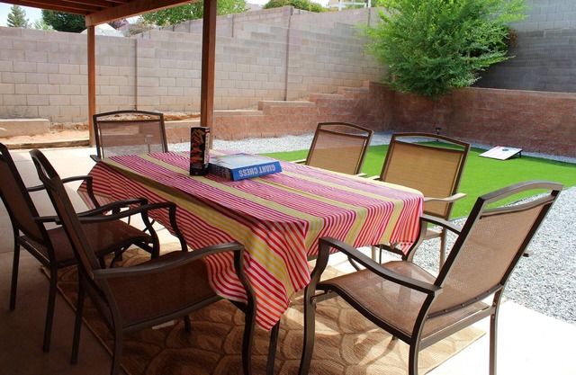 Spacious Escape, 1KB, 2QB, Wifi - Private Yard