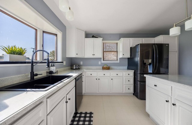 Spacious Farmhouse with Hot Tub near Richmond MI