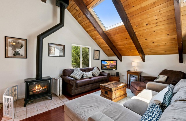 Spacious Forest Mtn Chalet 3BR,2BA+Bonus Bunk Rm