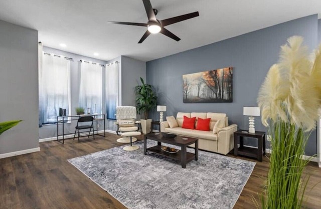 Spacious fully remodeled king size bed apartment Sleeps four