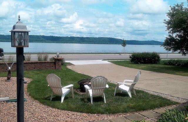 Spacious Home In Lake City, MN With "Dramatic Views" Of Lake Pepin!