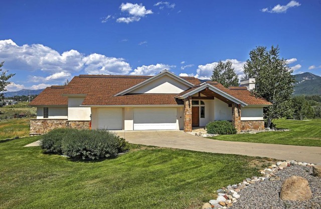 Spacious Home Mtn Views, 2 Mi to Steamboat Resort