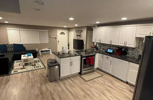 Spacious Home Newly Renovated near Exciting Places