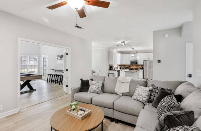 Spacious Home w/ Pool Table Near ATL & The Battery