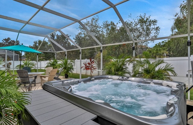 Spacious home with private hot tub, firepit, grill and 3 in 1 game table