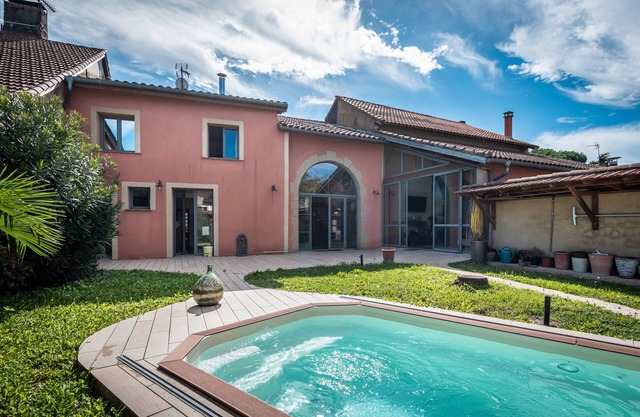 Casa de vacaciones 'Maison Avec Piscine' con piscina privada y terraza compartida