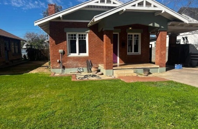 Spacious & Inviting Bungalow near Downtown