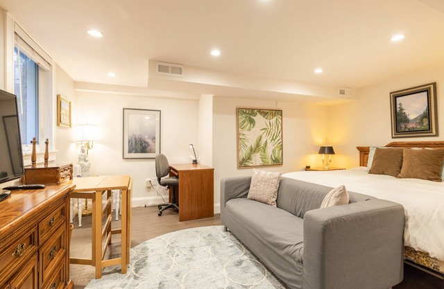 Spacious Home away from Home with luxurious bathroom