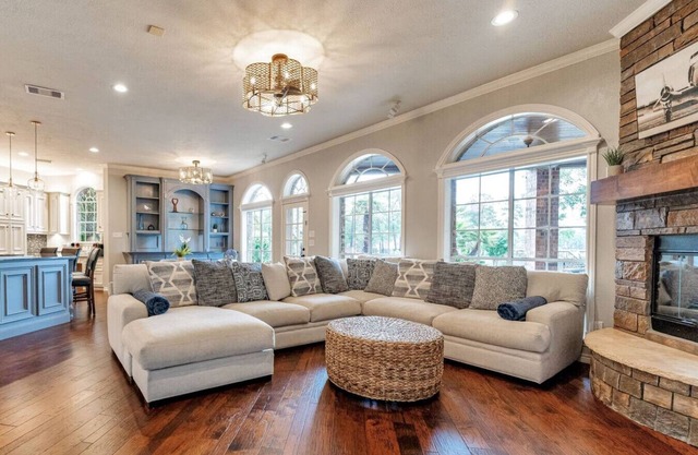 Lakefront Zen Home w/ Pool & Spa 30 Mins Downtown